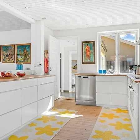Bruse - 125m From The Sea By Interhome