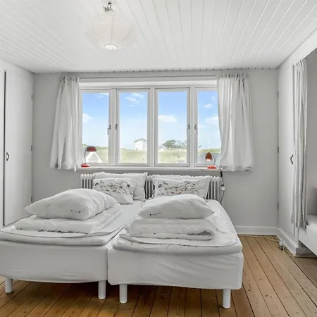 Bruse - 125m From The Sea By Interhome